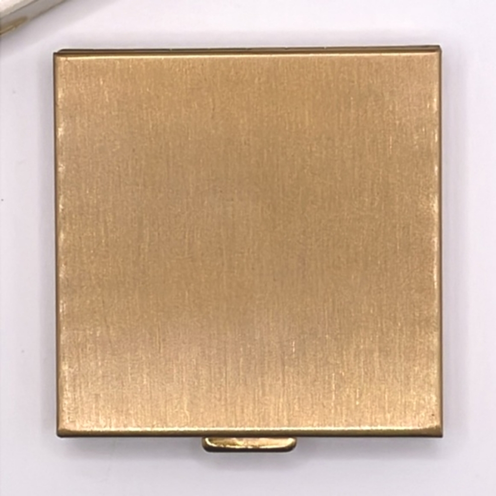 Volupte Vintage Gold Tone Compact 4-Leaf Clover with Original Box - Picture 8 of 15